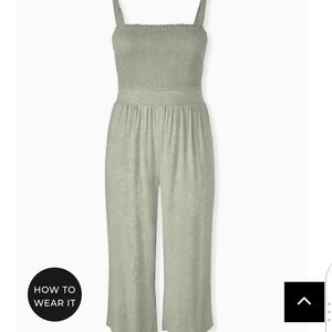🆕 1X SAGE GREEN JACQUARD SMOCKED CULOTTE JUMPSUIT 1x